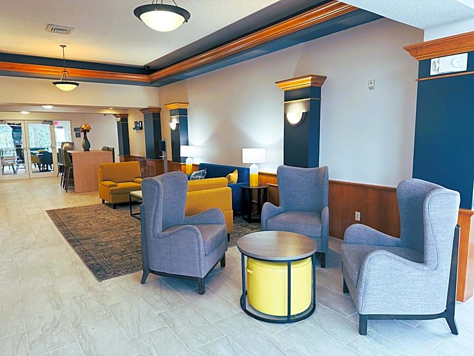 Comfort Inn & Suites Sheboygan I-43