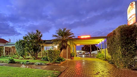 Oasis Motor Inn