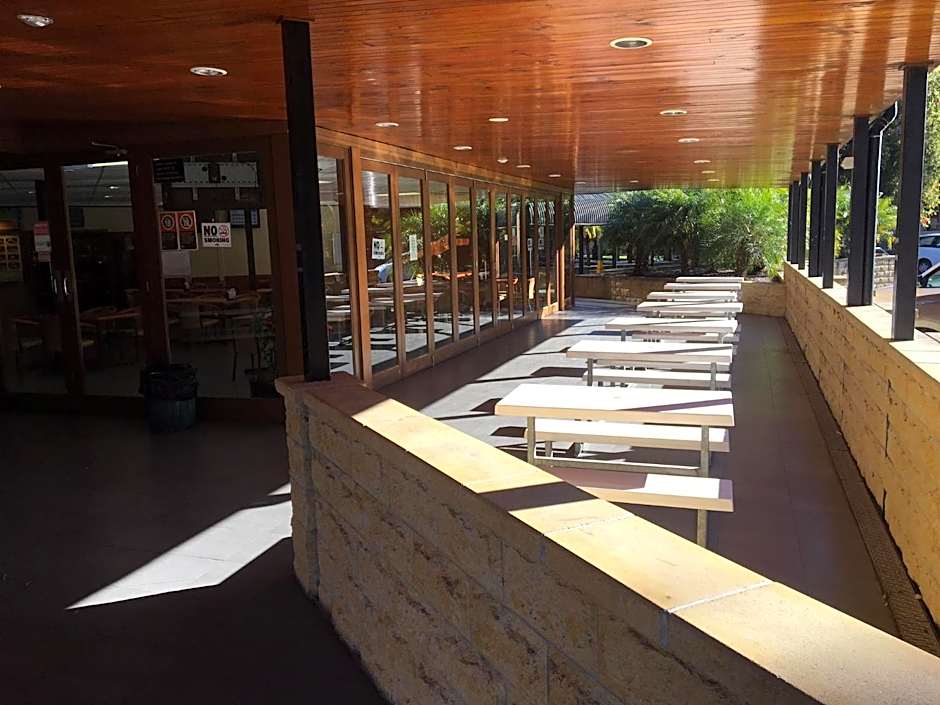 Time and Tide Hotel Motel