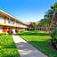 Days Inn by Wyndham Cocoa Cruiseport West At I-95/524