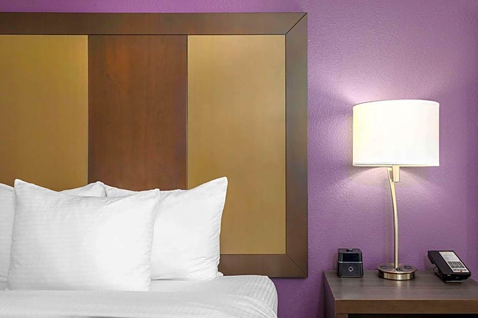 La Quinta Inn & Suites by Wyndham Hopkinsville