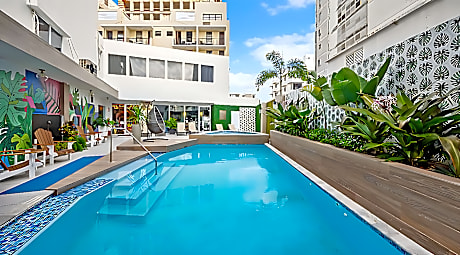 2 King Beds Suite Balcony Lagoon View