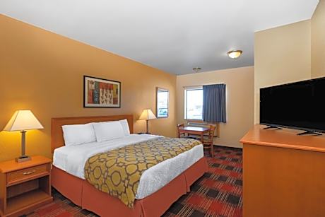 1 Queen Bed Non-Smoking