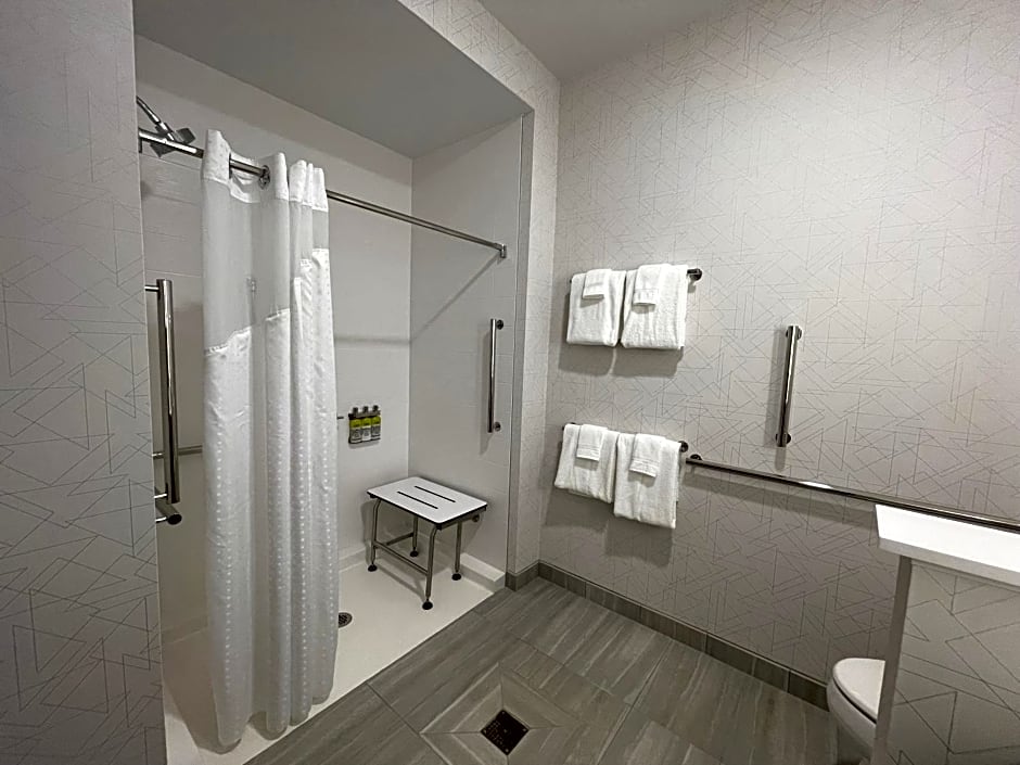 Holiday Inn Express and Suites Ft. Smith Airport By IHG