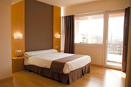 Deluxe Double or Twin Room with Balcony