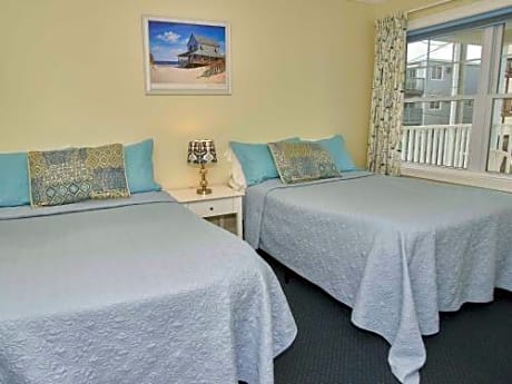 Suite with Two Double Beds No Ocean View