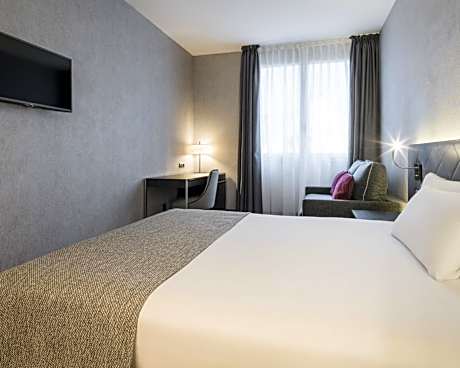 Double or Twin Room with Extra Bed (2 Adults + 1 Child)