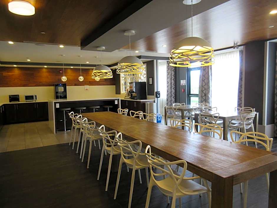 Best Western Plus Airdrie Gateway