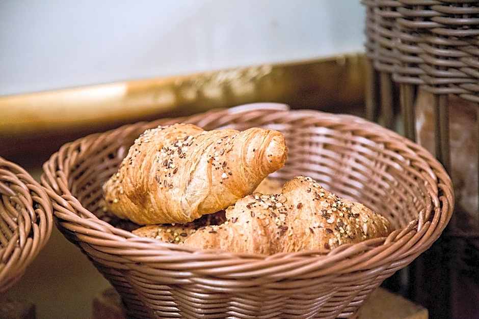 Enjoy 1313AG Hotel Touring