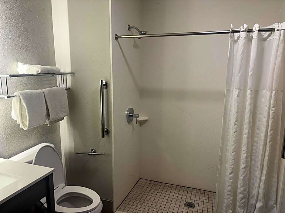 Red Roof Inn & Suites Tomah