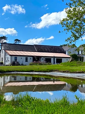 Jabajak Vineyard Restaurant & Rooms