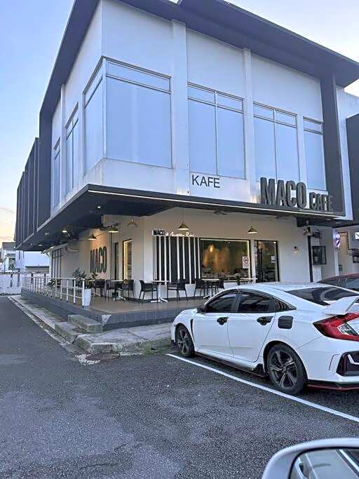 Rini residences 整栋双层排楼适合全家大小居住周边商店商场林立