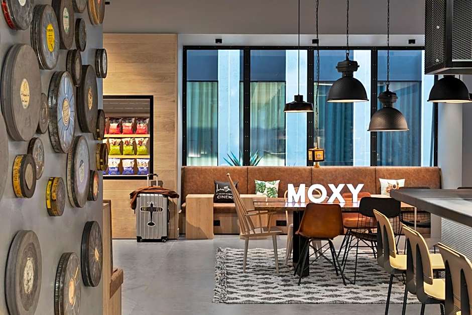Moxy Lyon Airport