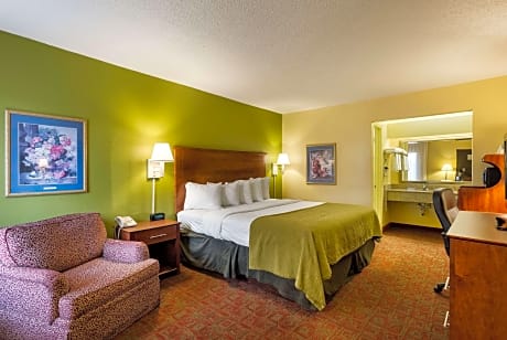 1 King Bed, Nonsmoking