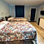 Oakwood Motel