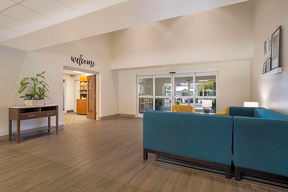 MainStay Suites Wilmington - University Area