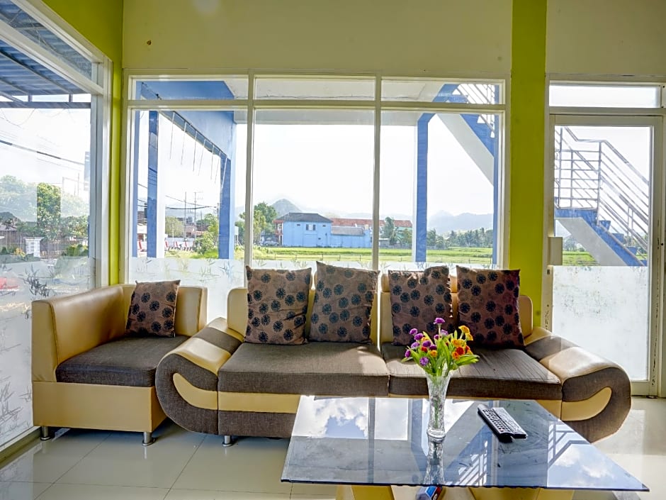 OYO 92907 Miranda Hotel Syariah