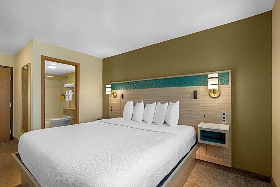 Best Western Plus Altoona Inn