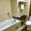 Mayflower Grande Hotel