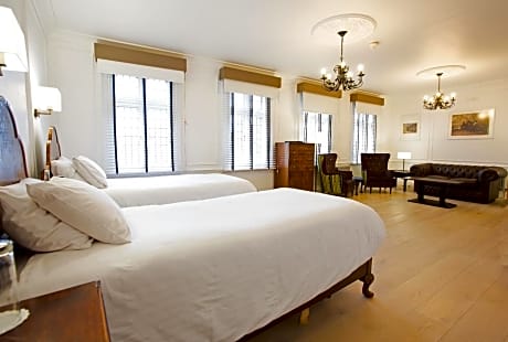 Deluxe Double Room with Extra Bed
