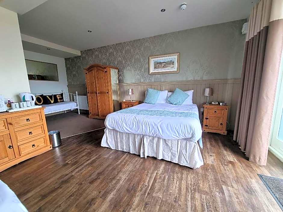 Ye Olde Fighting Cocks