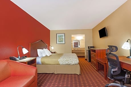 1 King Bed, Smoking