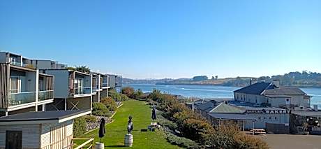 Rosevears Riverview Hotel