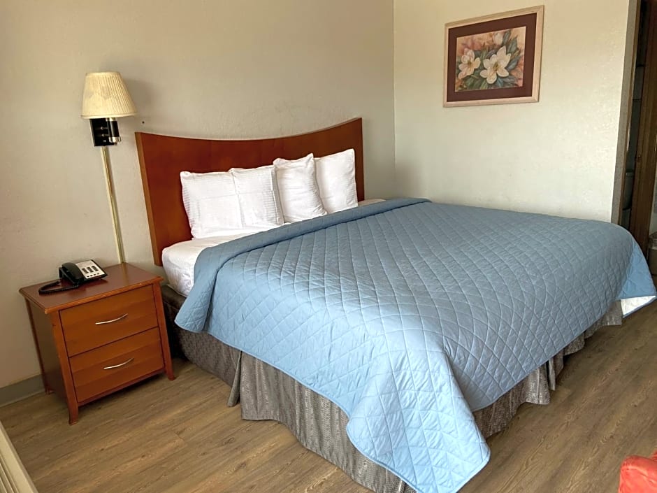 Colonial Inn