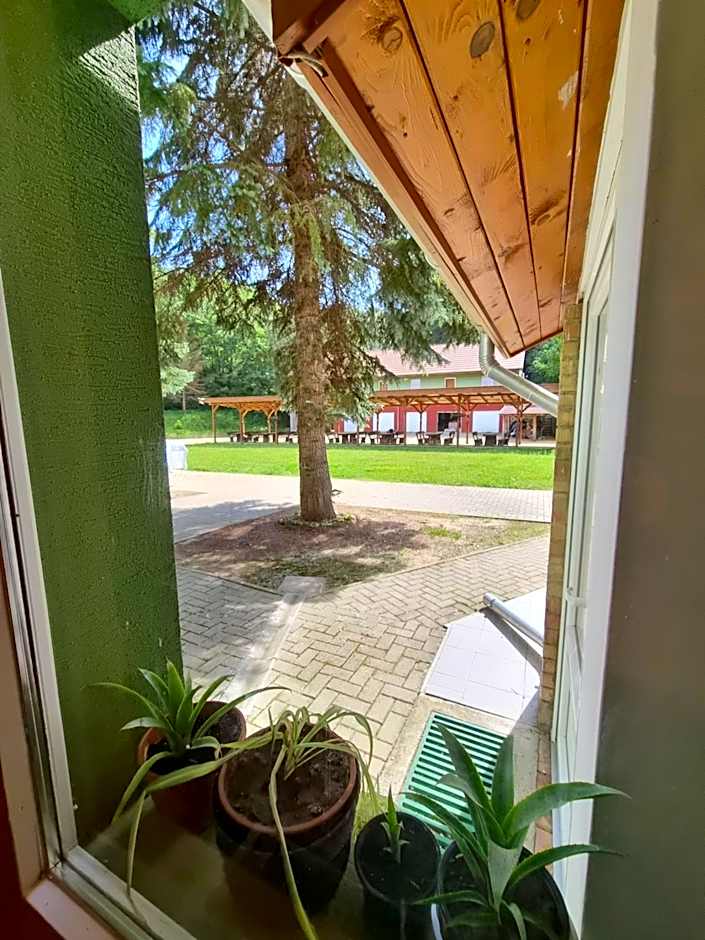 Zöldsziget Menedék, Rendezvény-és pihenőház