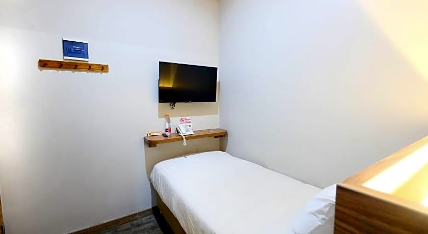 Front One Budget Malioboro