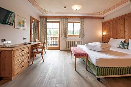 Double or Twin Room with Balcony