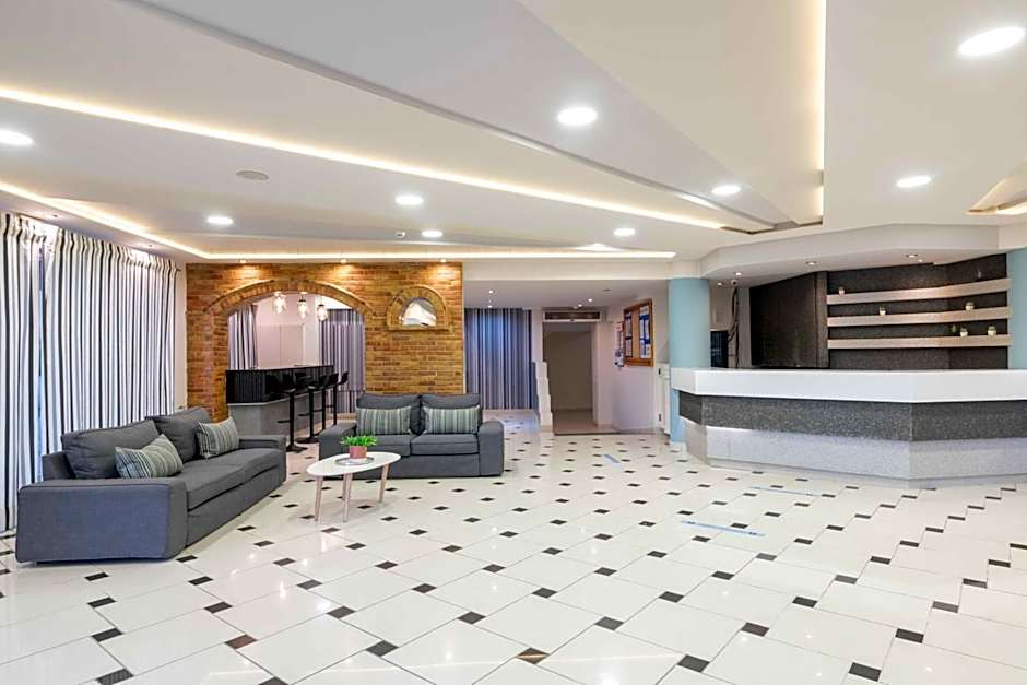 Karras Hotel