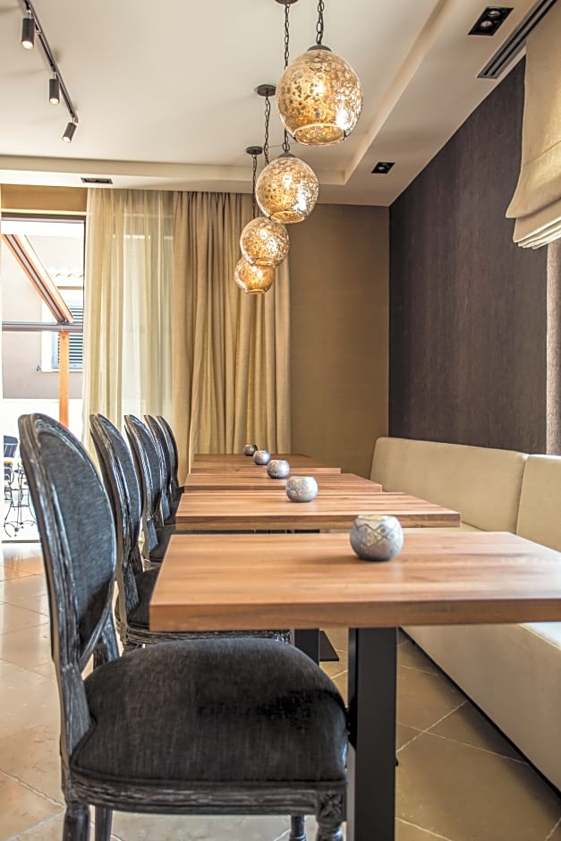 Adiya Signature Hotel ex Pietra