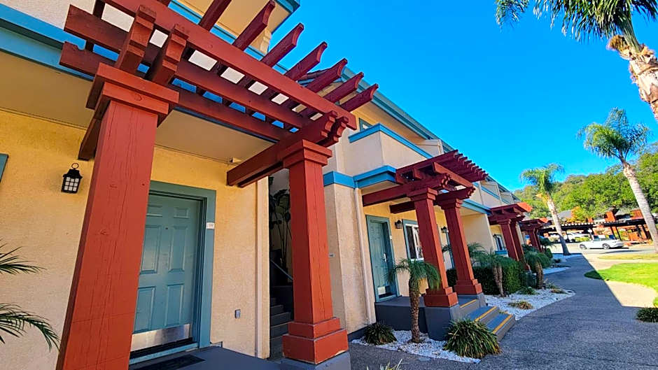 Marinwood Inn & Suites