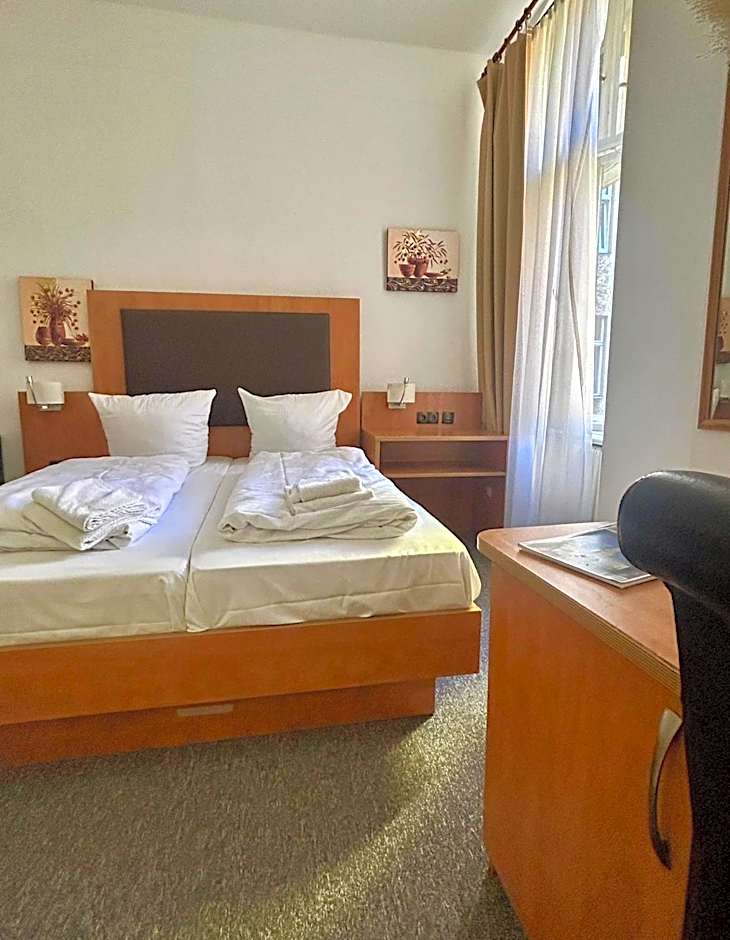 Hotel Adam
