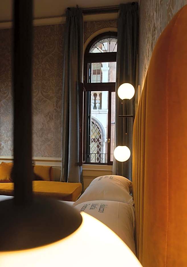 Eight Venezia