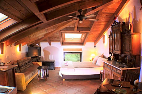 Luxury Studio Apartment