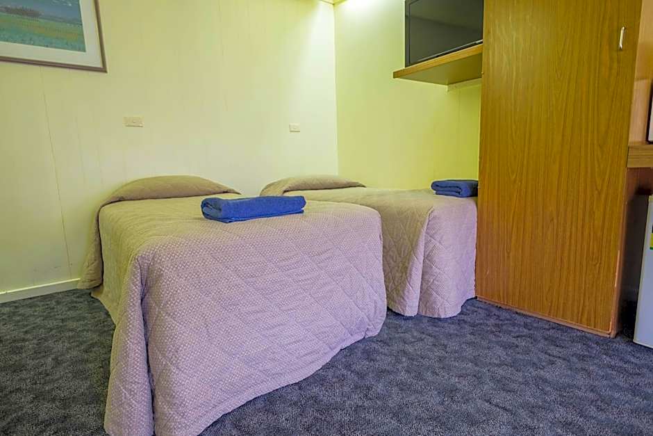 Pioneer Station Motor Inn