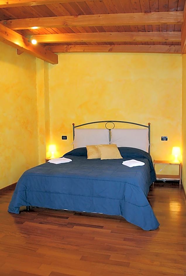 Zdjęcie 1 z 8 — Double Room with Private Bathroom