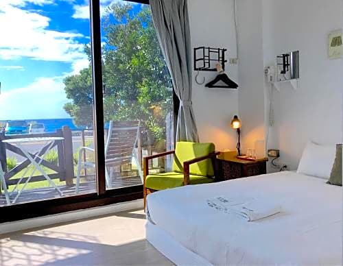 Standard Double Room with Sea View and Balcony — 7 fotoğraftan 1. fotoğraf