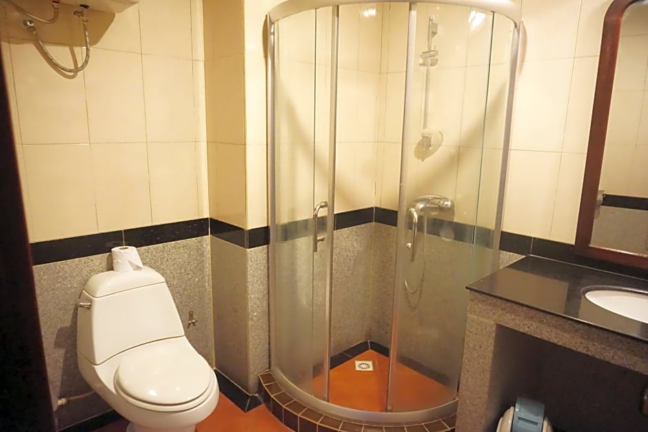 Vansana Riverside Hotel