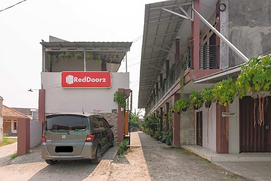 RedDoorz near FKIP UNTIRTA Serang