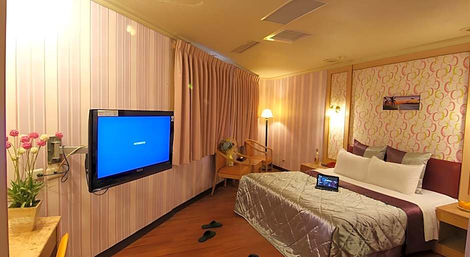 Left Bank Hotel