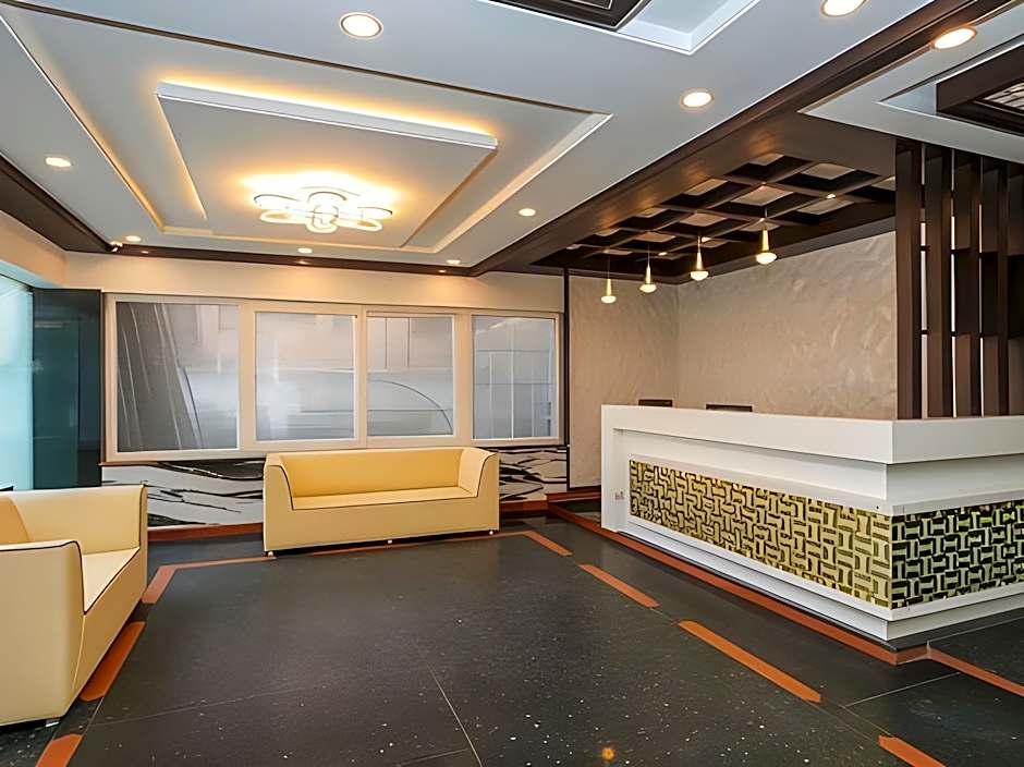 FabHotel Savi Inn - Nr. Mantri Square Mall