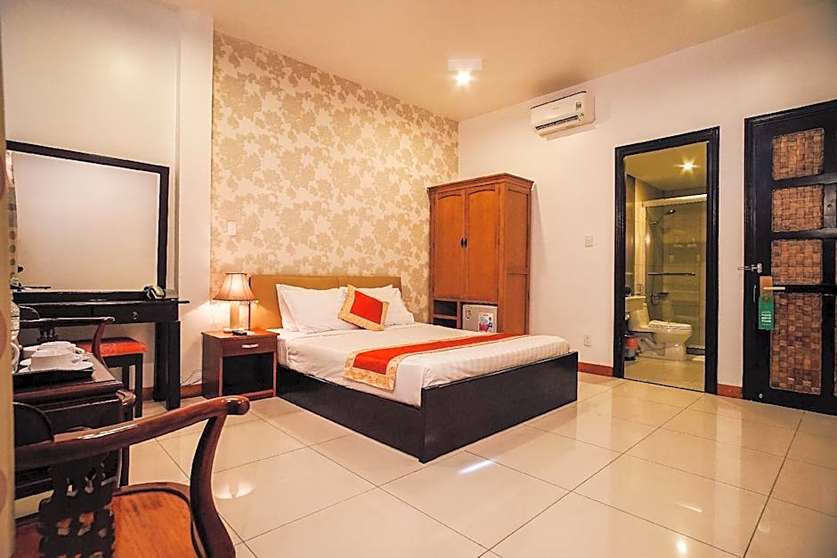 Sunflowers Hotel Airport 