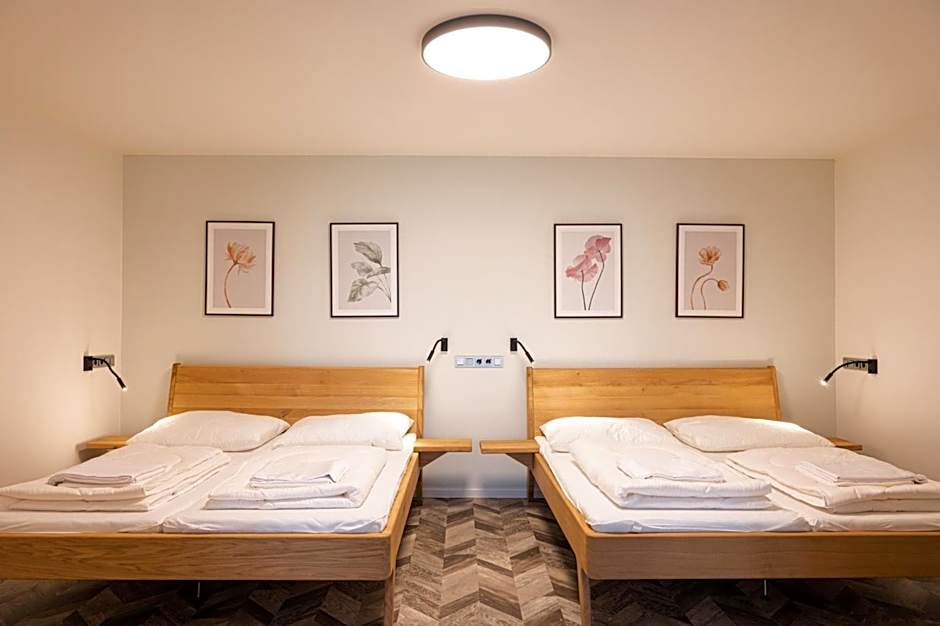 ART Hostel & Apartments