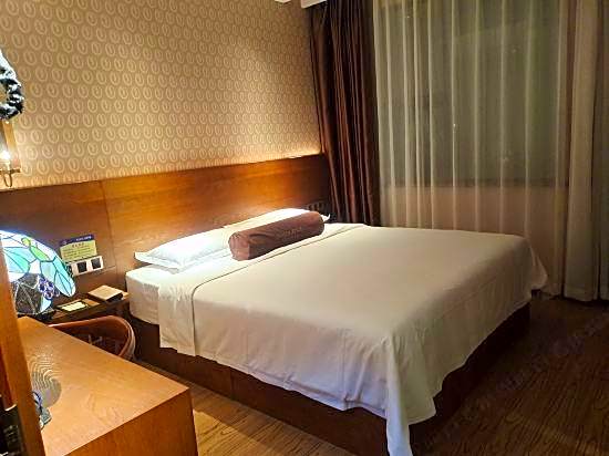 James Joyce Coffetel Yichang East Railway Station Central Bus Station