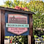Mountainaire Inn and Log Cabins