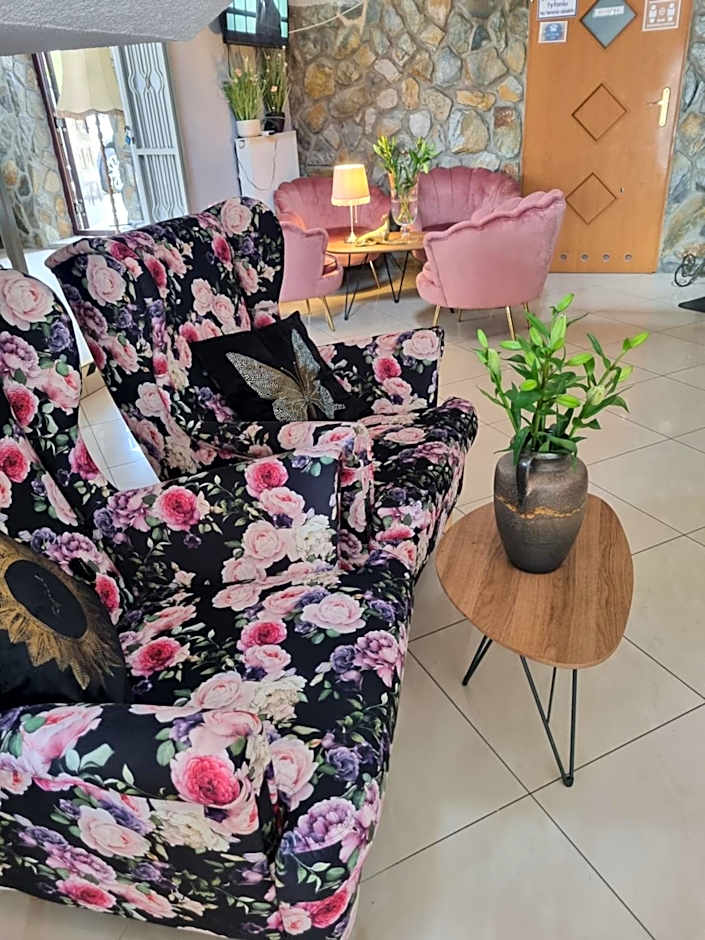 HOTEL "ZAUŁEK" Spółka Cywilna Zbigniew Świderski, Elżbieta Świderska