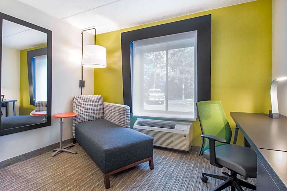 Holiday Inn Express & Suites Albany Airport - Wolf Road By IHG
